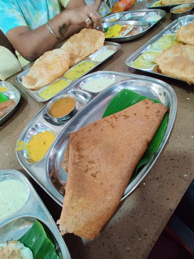 Anandan Vaasavi Vegetarian Restaurant - 5