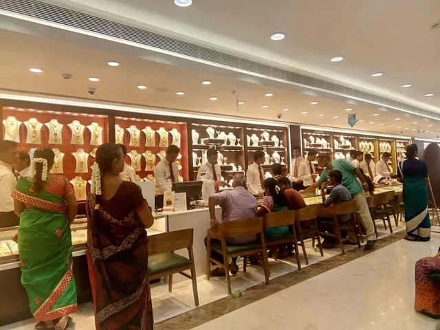 Joyalukkas Jewellery Tirupati - 4