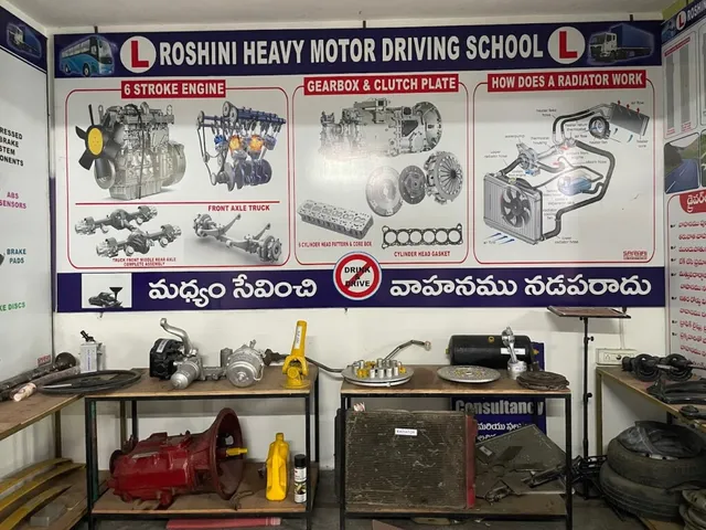 Roshini light & heavy motor Driving School - 4
