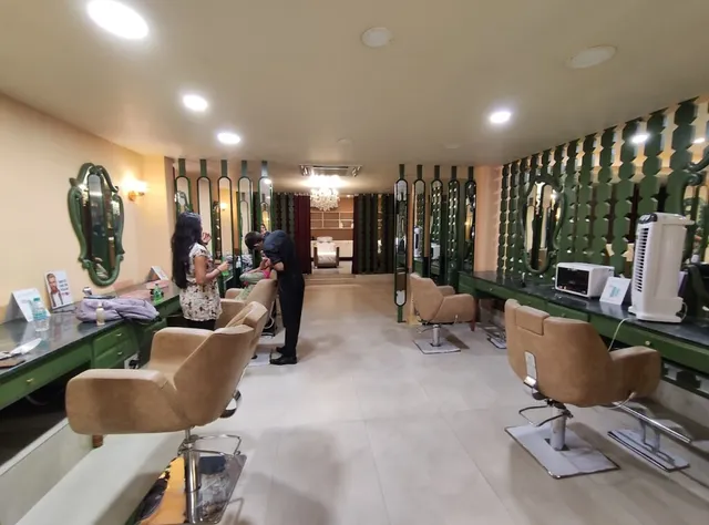 Behind The Scenes Unisex Salon,Spa & Tattoo Studio Air By-pass Road - 3