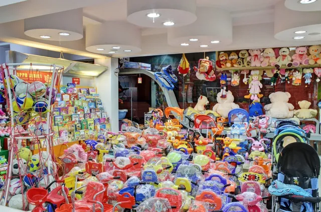 Globals Galleria - 2