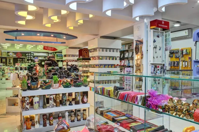 Globals Galleria - 6