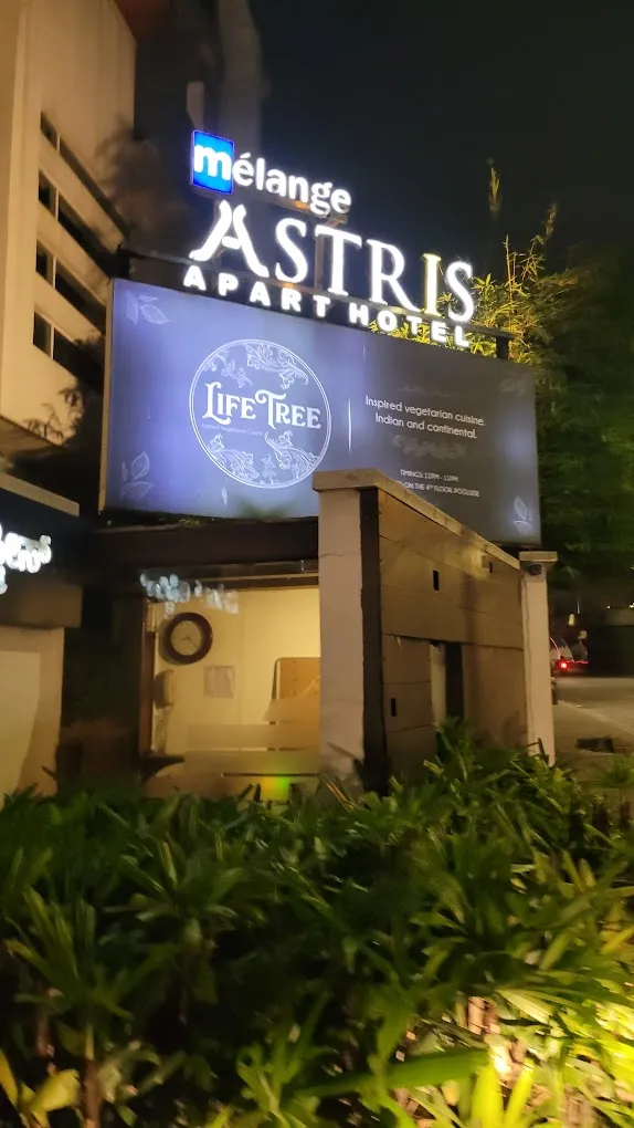 Lifetree : Inspired Vegetarian Cuisine