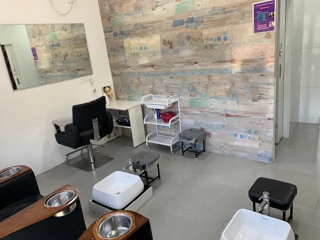 U & Me Women salon - 5