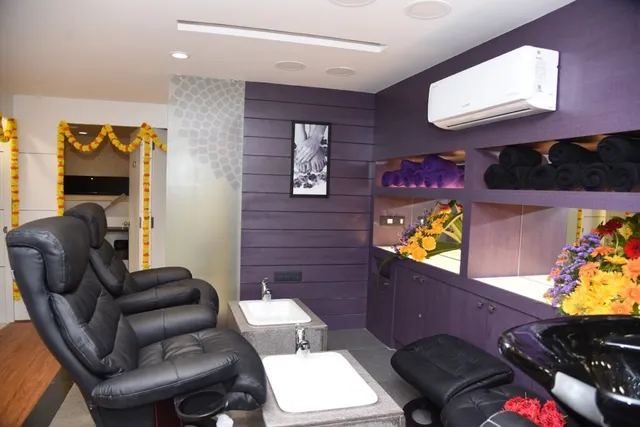 Naturals Salon & Spa - Devasandra, KRPuram, Bengaluru - 6