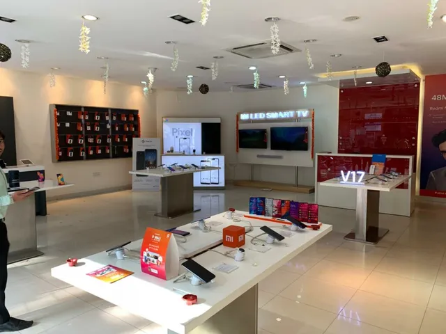 The Phone Store - 6