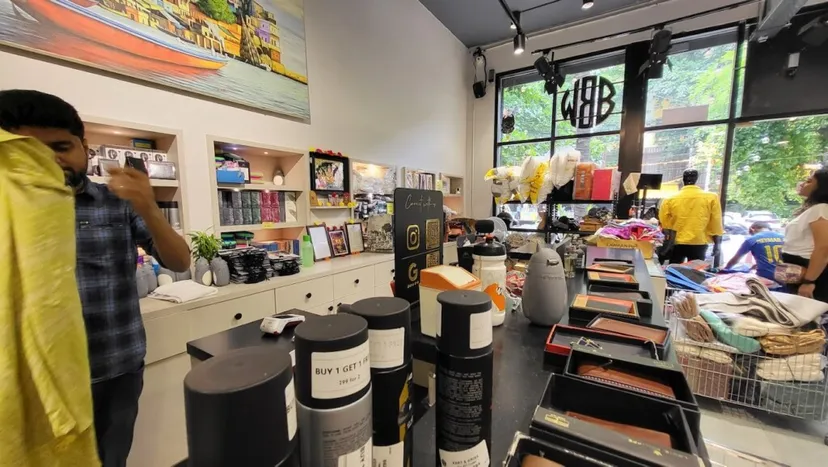 Bengaluru Brand Warehouse | Premium Surplus Garments,Accessories and Footwear.