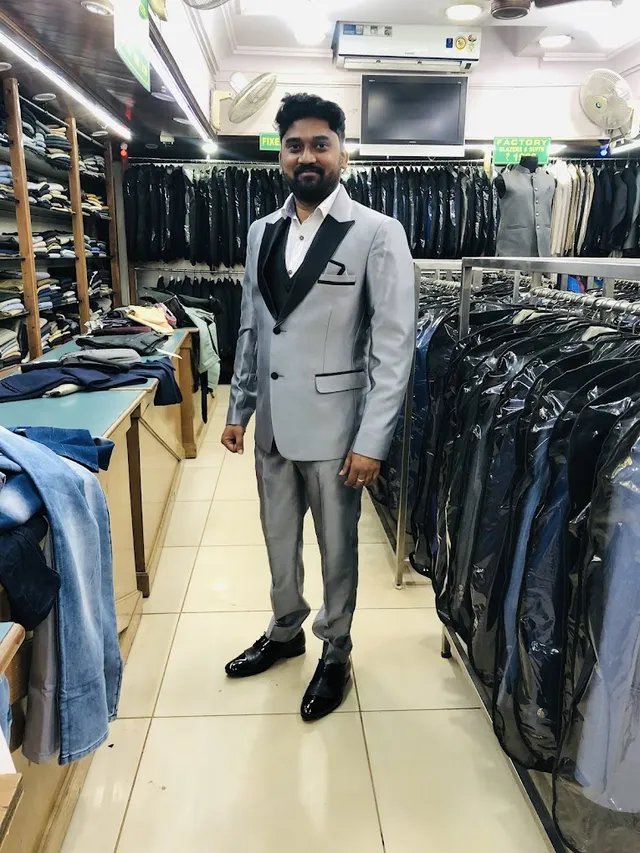 SUIT GALLERIA - 3