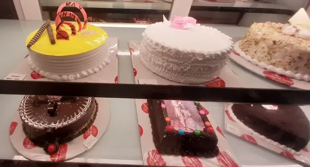 New Poona Bakery - 5