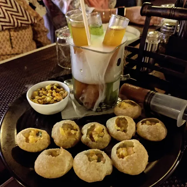 Laa Unico - Pure Veg Family Restaurant - 3