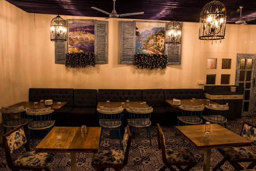 Laa Unico - Pure Veg Family Restaurant