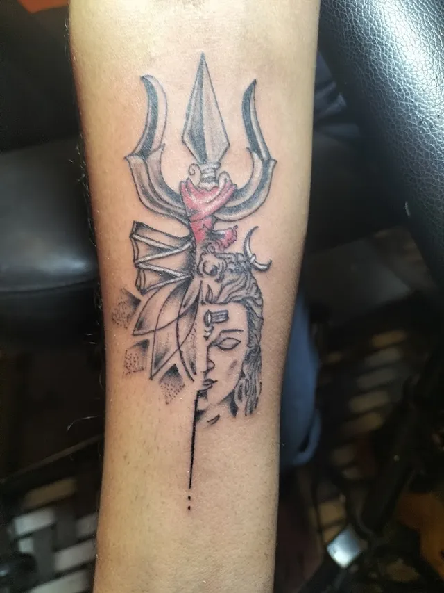 Buzzyinks Tattoos & Art launge - 6