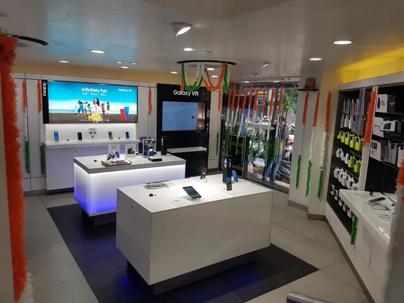 Samsung SmartCafé (Phone World) - 2