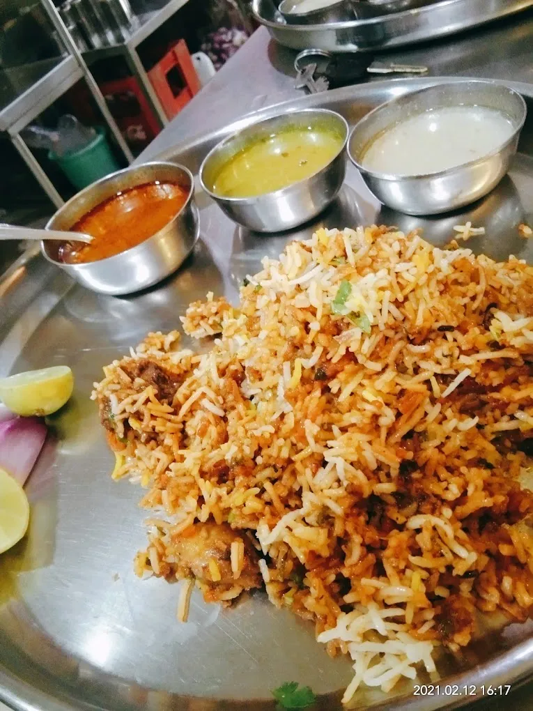 Minal Restaurant (Veg Nonveg)