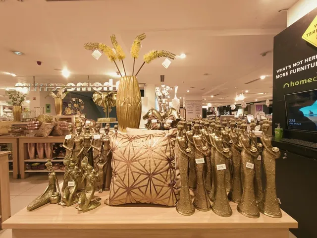 Lifestyle Stores - 4