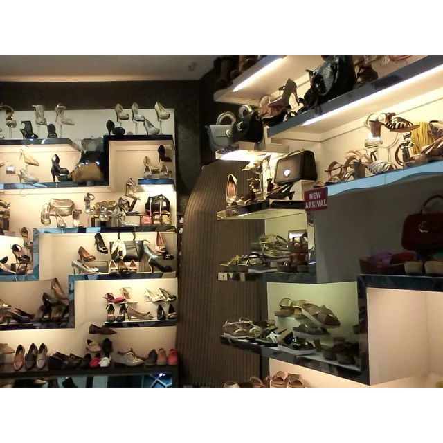 Aarfa Fashion Hub - 3