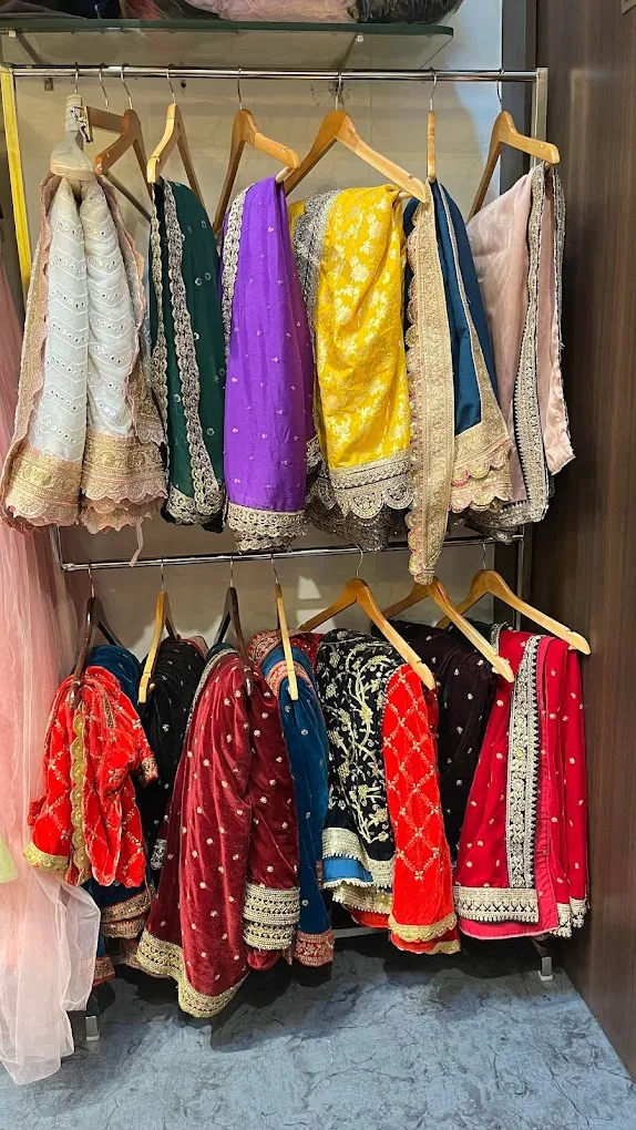 Lazy Rental Boutique - Rent Pre-wedding Gowns, Maternity Shoot Gowns, Bridal Lehenga, Blazers and Suits
