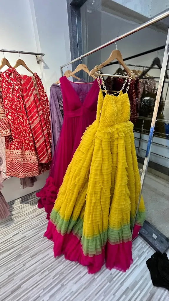 Lazy Rental Boutique - Rent Pre-wedding Gowns, Maternity Shoot Gowns, Bridal Lehenga, Blazers and Suits - 3