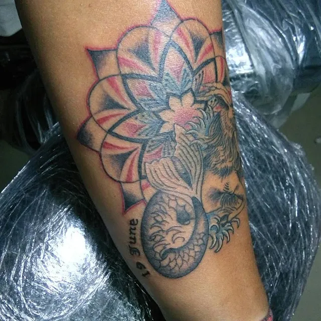 Royal Tattoo Studio - 3