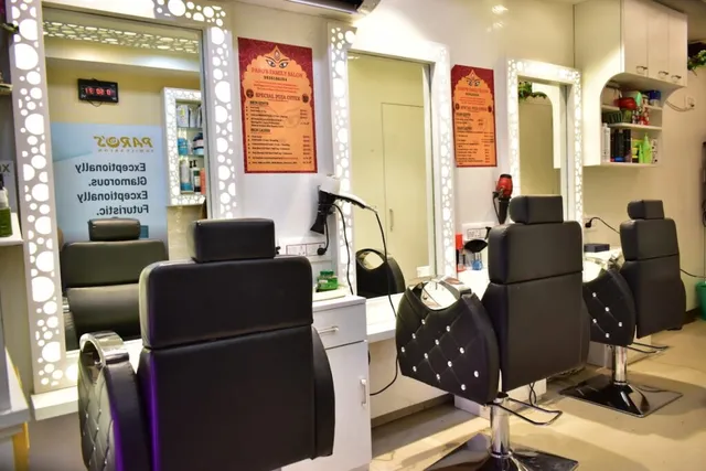 Paro's Family Salon - Unisex beauty salon in Dumdum, Kolkata - 5