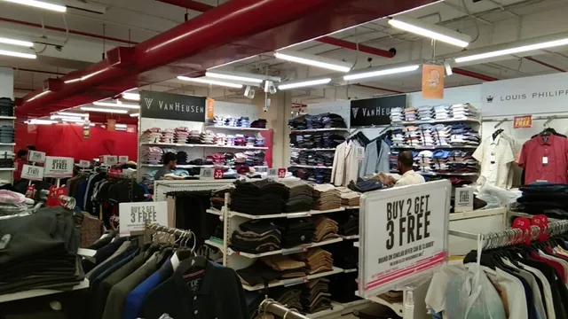 Reliance Fashion Factory Chinar Park - 6