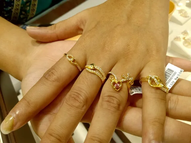 Joyalukkas Jewellery Kolkata - 6