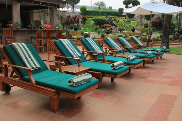 The Swimming Pool, Hyatt - 3