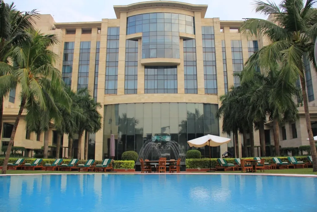 The Swimming Pool, Hyatt