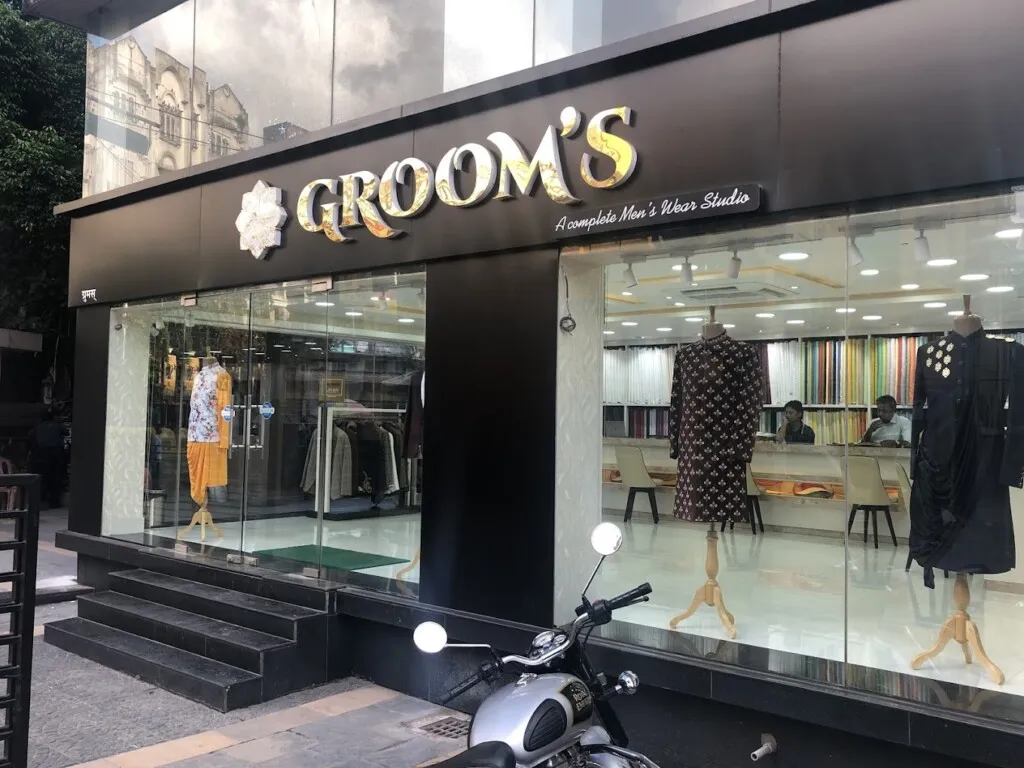 GROOM'S /Best Groom wear in Kolkata / Designer Wedding Sherwanis / Indo Western for Men in kolkata / Tuxedos