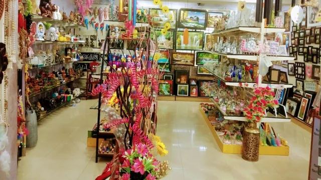 Campus gift shop - 5