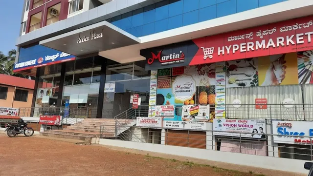 Martin's Hypermarket - 5