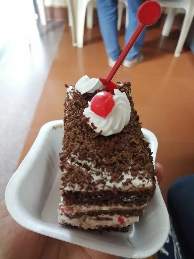 Bonbons Cakes & Pastries - 3