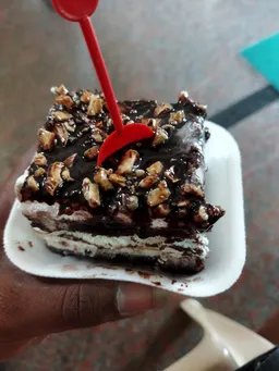 Bonbons Cakes & Pastries - 4