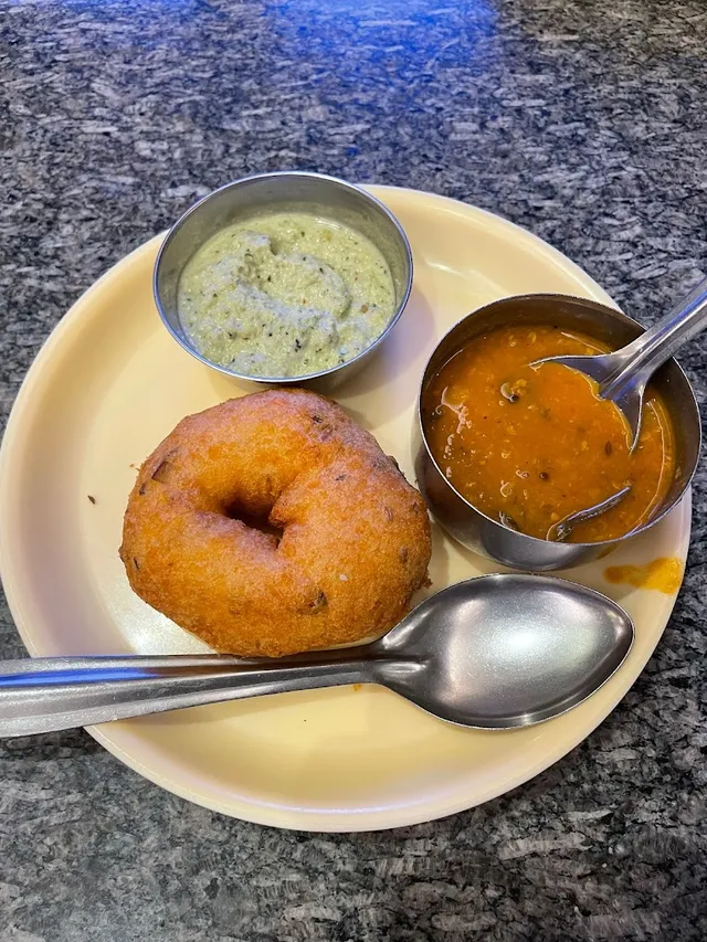 Hotel Janatha Deluxe - 4