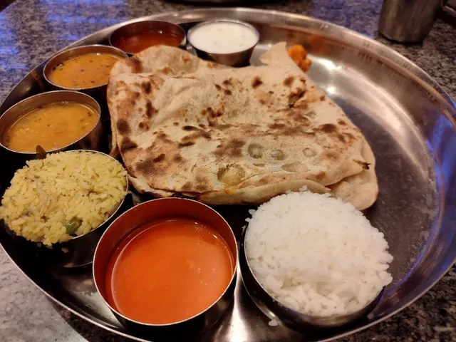 Hotel Janatha Deluxe - 5