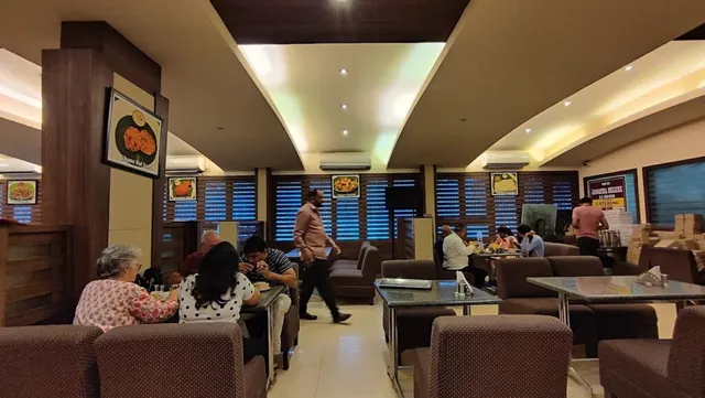 Hotel Janatha Deluxe - 3