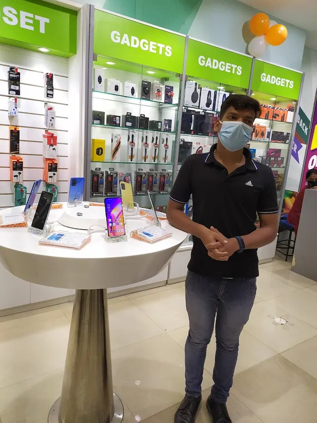 Poorvika Mobiles Mangalore - City Centre Mall - 2
