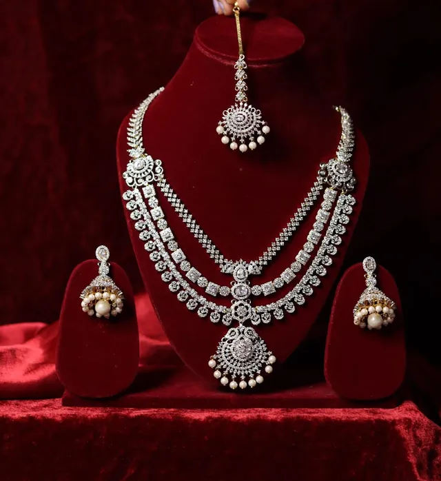 Runthestyle Rental clothing and jewelry brand - 2