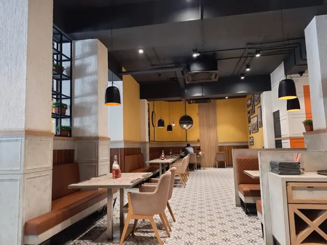 Kailash Parbat - Pure Vegetarian Restaurant - 4