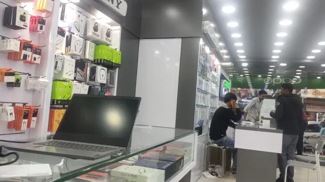 Supreme Mobiles - Opp to Coffee house, Ooty - 3