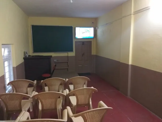 The iwis Academy - 2