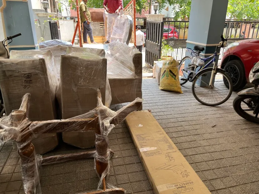 MR Safe Reliable Logistics and packers