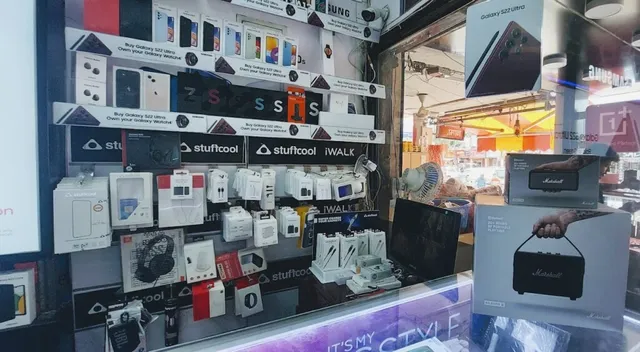 The Mobile Gallery Sector 40 Mobiles & Accessories, Apple store, Samsung Store, One Plus Authorised store, Marshall - 5