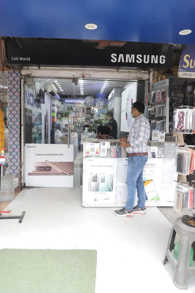 Cell World - Mobile Phone Shop - 5