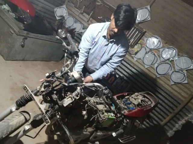 Bike mechanic Kalpee Auto Workshop - 2