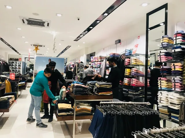 Blackberrys Factory outlet Sector 14 Gurgaon - 3