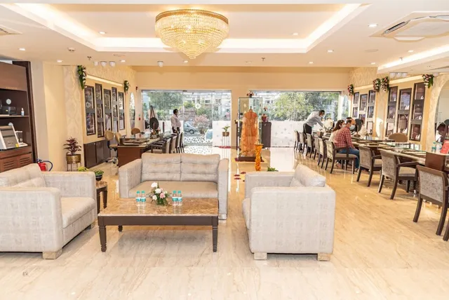 Tanishq Jewellery - Gurgaon - Sector 14 - 4