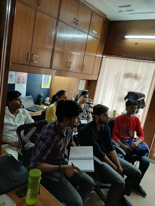 Moil Placement Services job consultant - 2