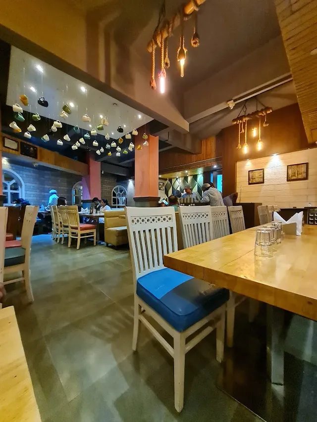 Green Leaf Veg Restaurant - 3