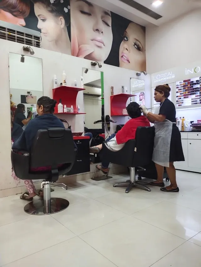 Sarla's Spa, Salon & Academy - 2